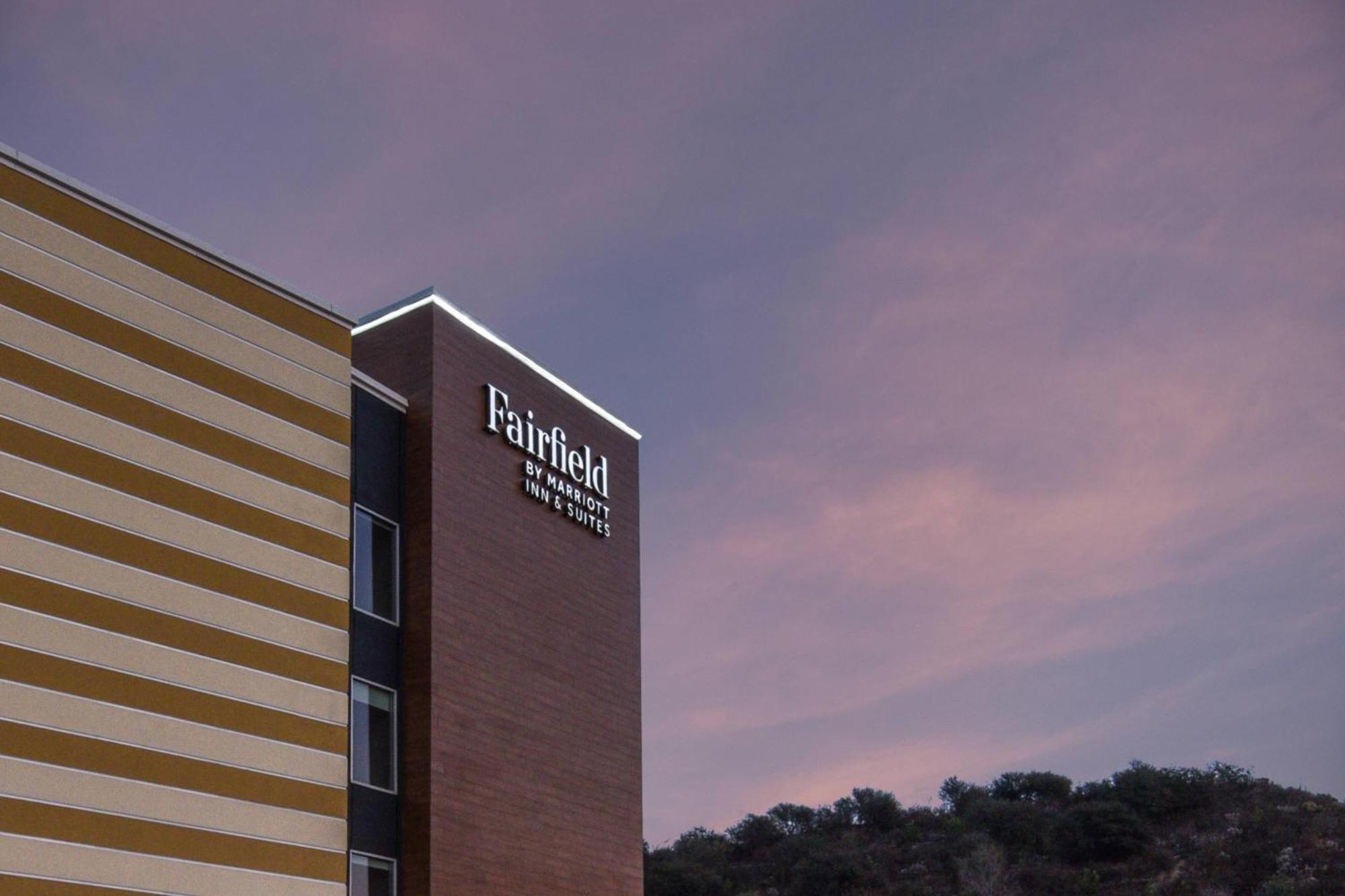 Fairfield Inn & Suites By Marriott Moorpark Ventura County Exterior foto